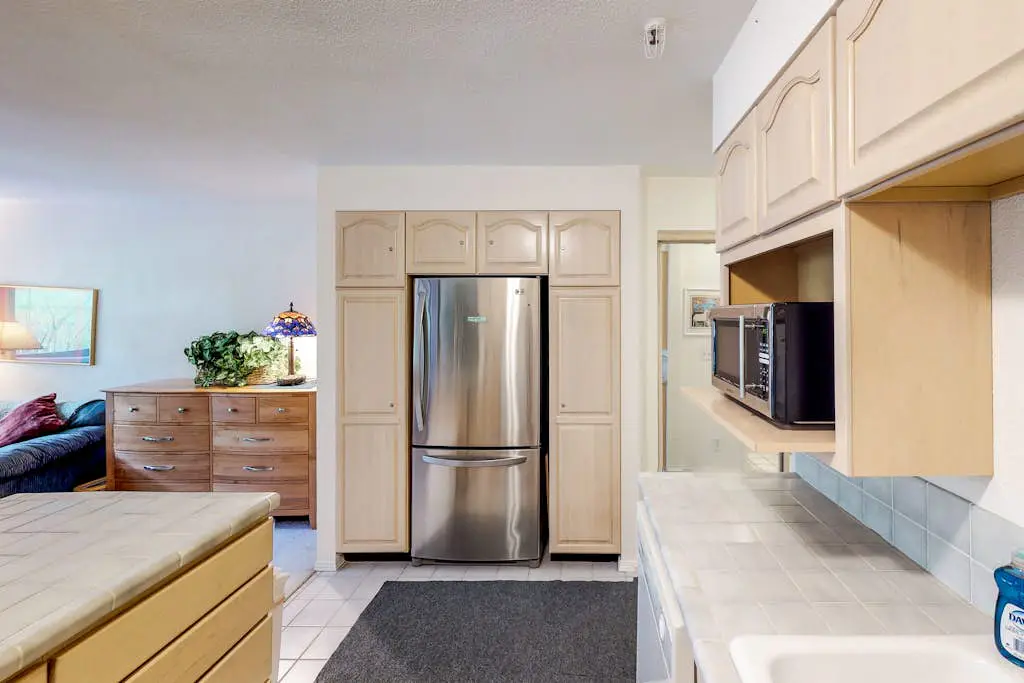 East Condo# 210