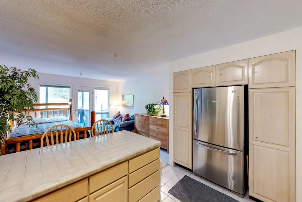 East Condo# 210