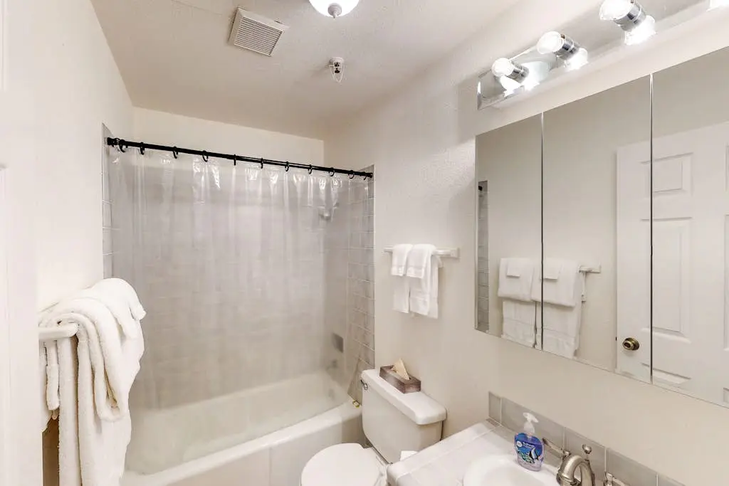 East Condo# 210