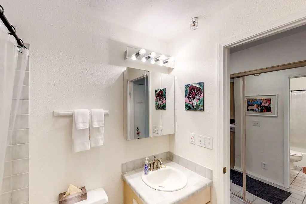 East Condo# 210