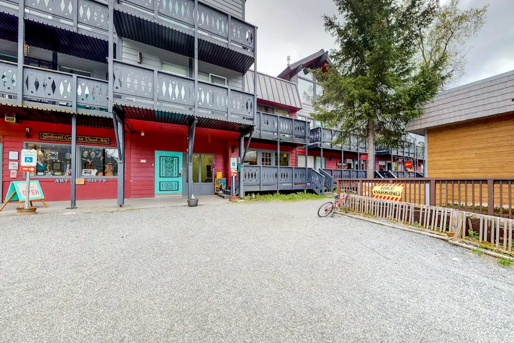East Condo# 210