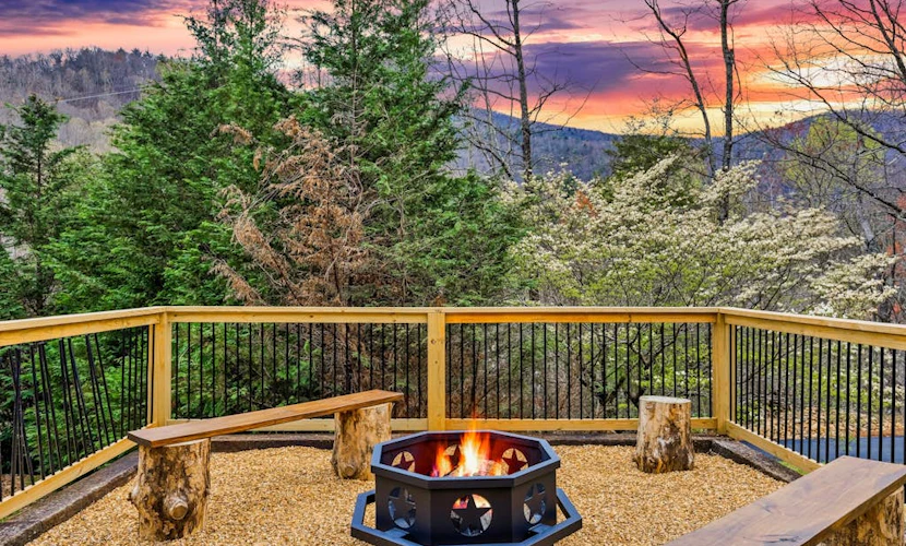 Serene mountain views with 5 individual en-suite & on-site amenities