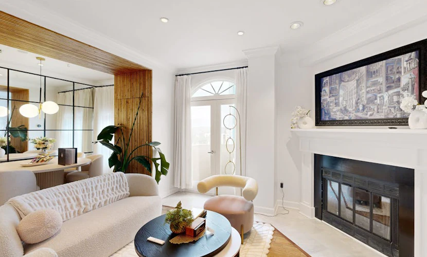 8th-floor condo near downtown Atlanta with balcony, fireplace, W/D