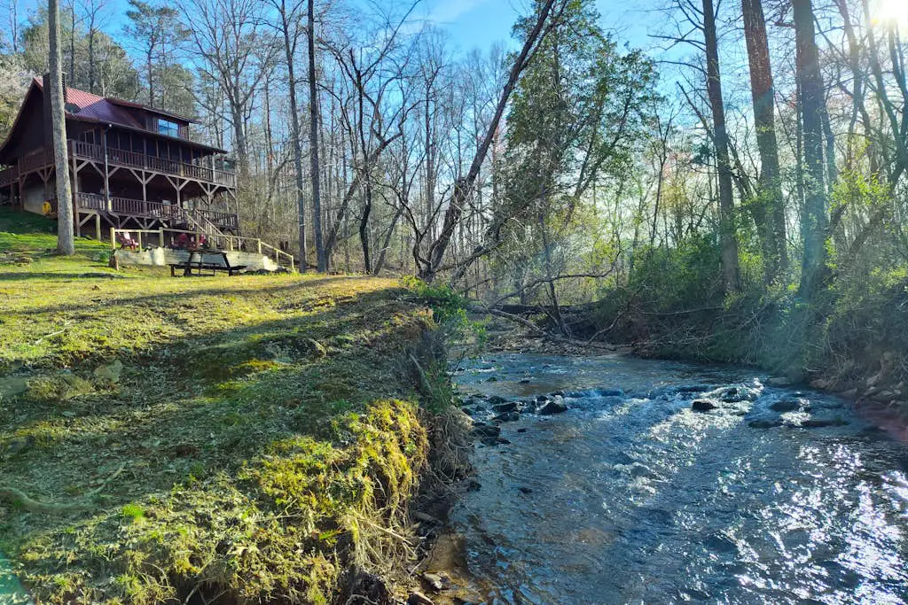 Lazy Bear Creek Lodge