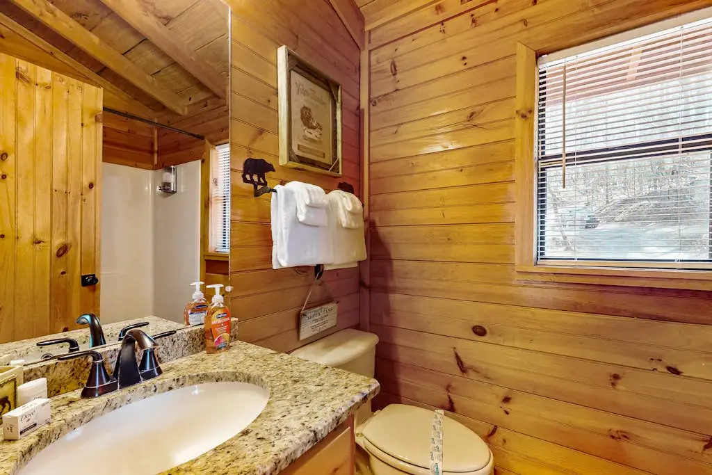 Lazy Bear Creek Lodge
