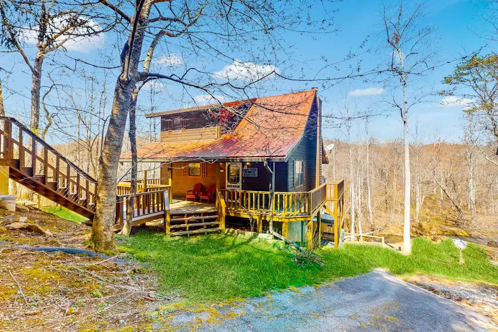 Lazy Bear Creek Lodge