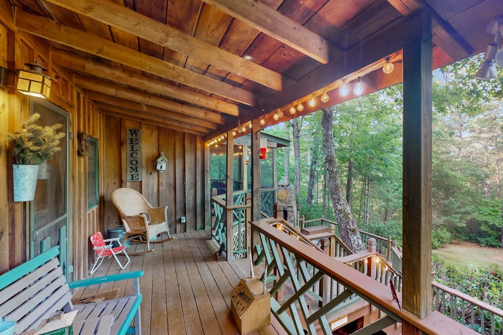 Charming, dog-friendly cabin with a private hot tub, outdoor fireplace, & yard