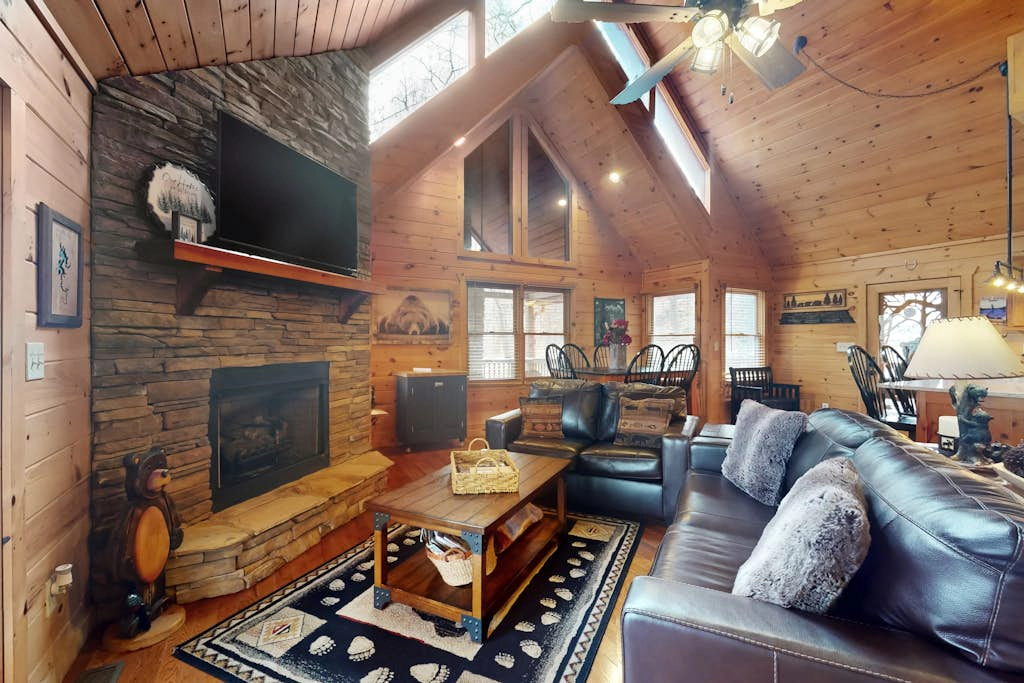 Blue Ridge Bear Bungalow