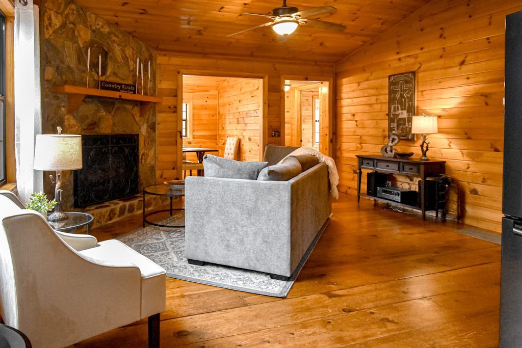 Cozy Mountain Retreat with Private Hot Tub, Modern Comforts & Scenic Views