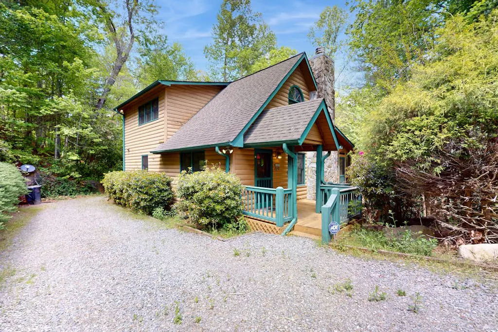 Lucille's Creekside Hideaway