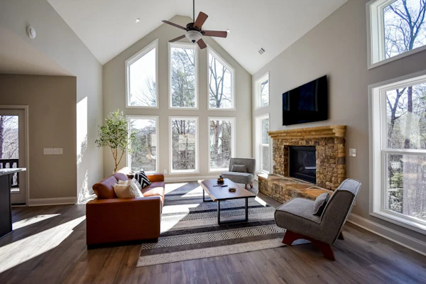 Adorable contemporary cabin with private hot tub, washer/dryer, AC, & firepit