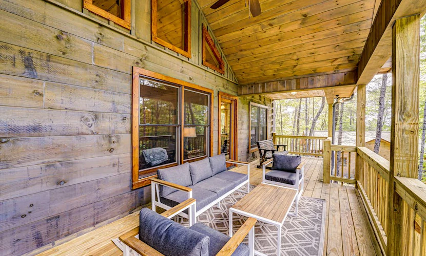 Brand-new cabin with mountain views, ping-pong, Wifi, AC, & firepit
