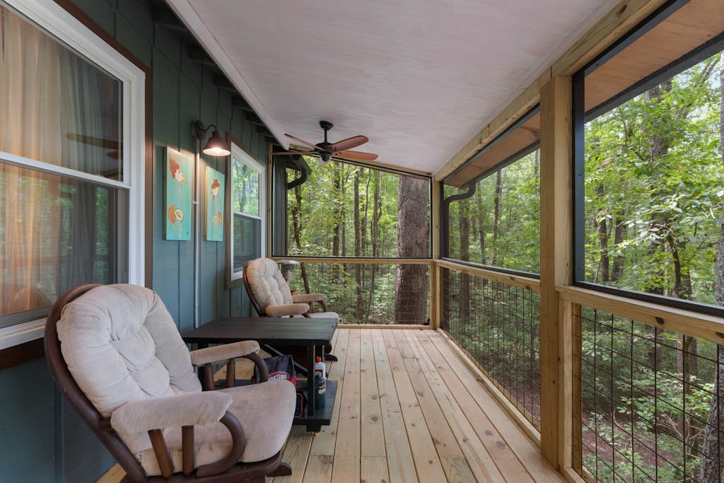 Dog-friendly cabin on wooded lot, wood stove, deck, grill, & W/D