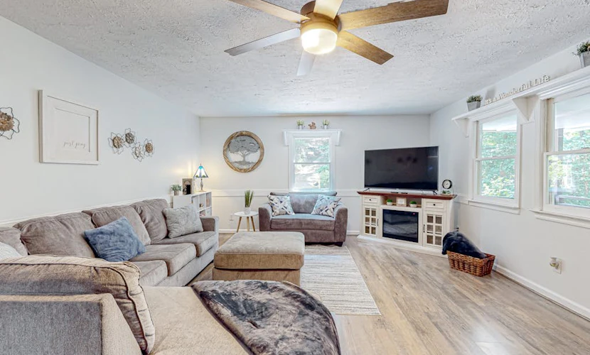 Charming Cabin with Expansive Front Porch, Hammock & Peaceful Woodland Setting