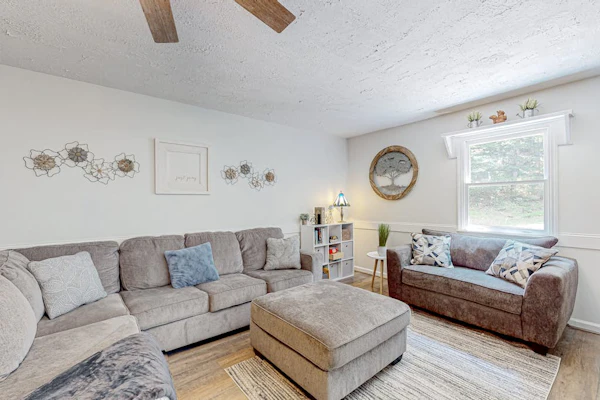 Charming Cabin with Expansive Front Porch, Hammock & Peaceful Woodland Setting