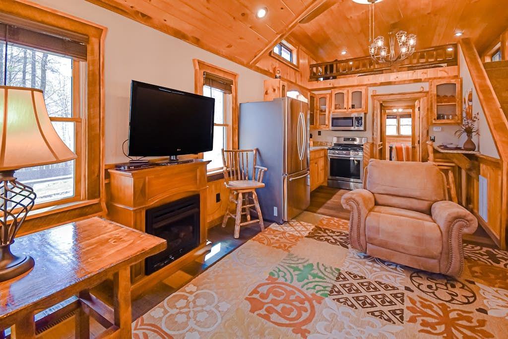 Country cabin with hot tub, firepit & wraparound deck - near Blue Ridge