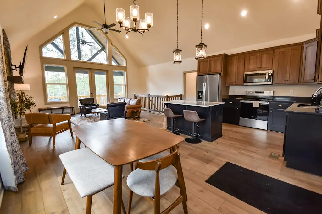 Mountain Peak Lodge - Cabin & Game Room Retreat