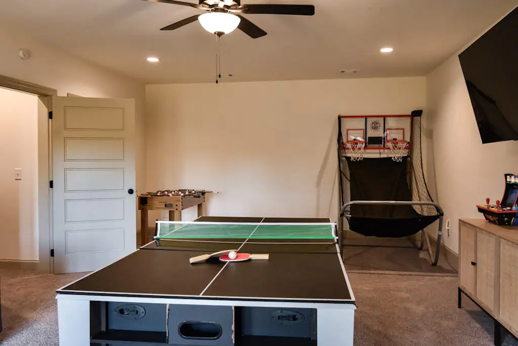Mountain Peak Lodge - Cabin & Game Room Retreat
