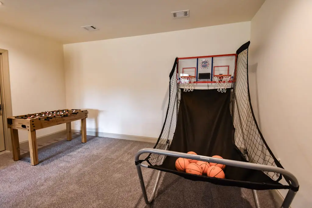 Mountain Peak Lodge - Cabin & Game Room Retreat