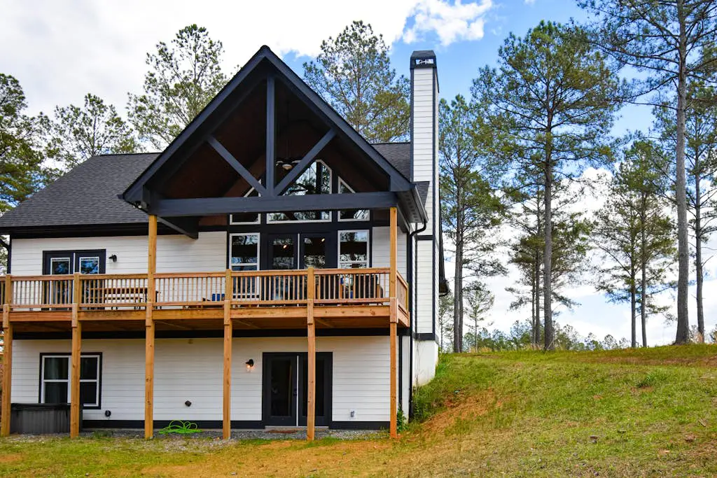 Mountain Peak Lodge - Cabin & Game Room Retreat