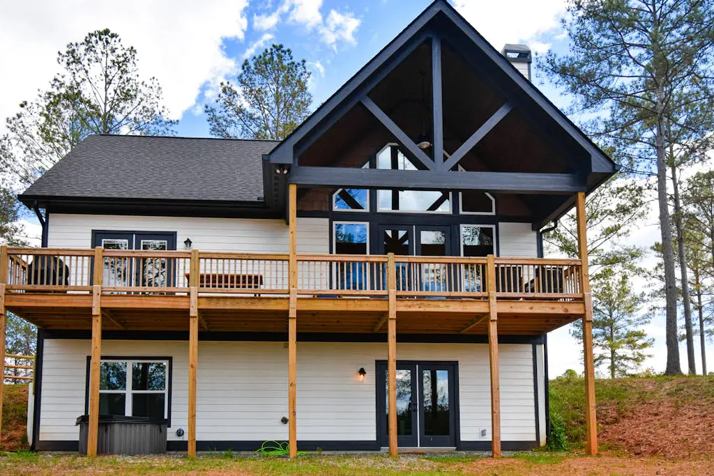 Mountain Peak Lodge - Cabin & Game Room Retreat