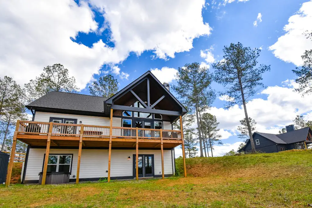 Mountain Peak Lodge - Cabin & Game Room Retreat