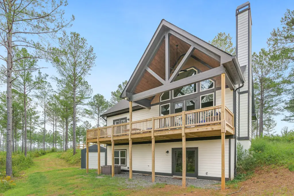 Mountain Peak Lodge - Cabin & Game Room Retreat