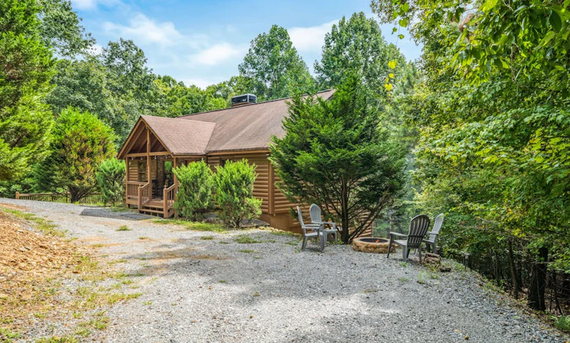 Dog-friendly Woodland home with two-sided wood fireplace, WiFi, and washer/dryer
