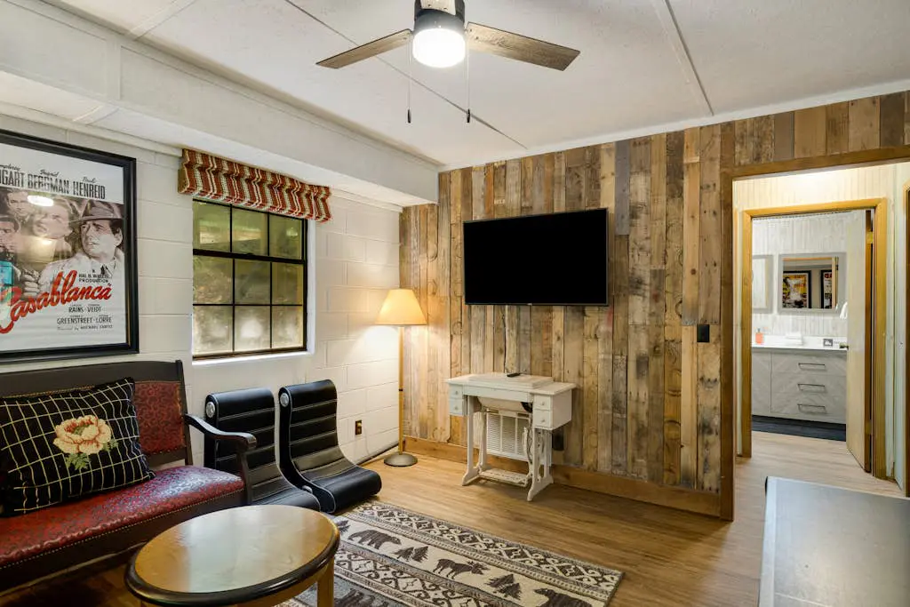 The Treehouse Lodge