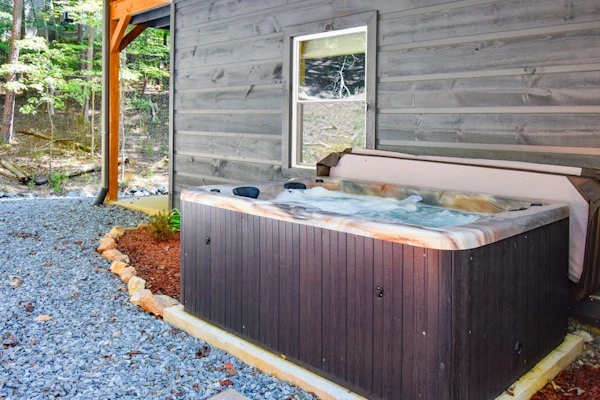 Dog-friendly cabin with private hot tub, game room, gym, heated pool, mini golf