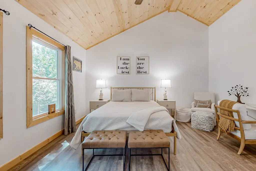 Little Bear Lodge