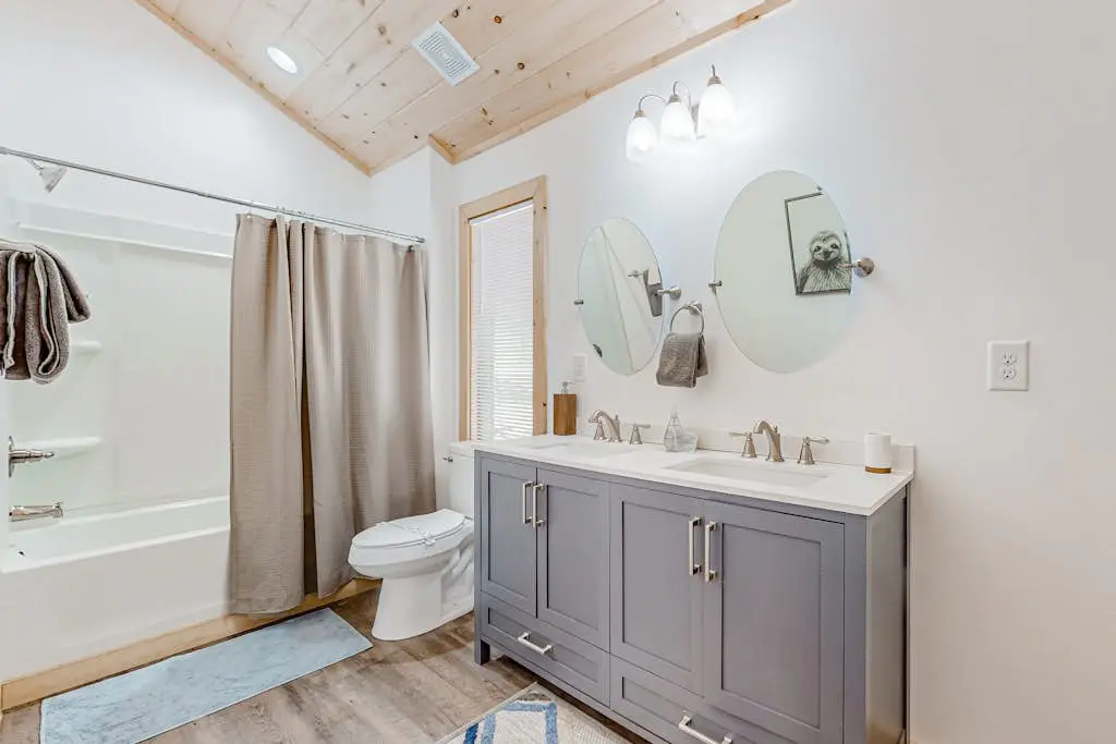 Little Bear Lodge