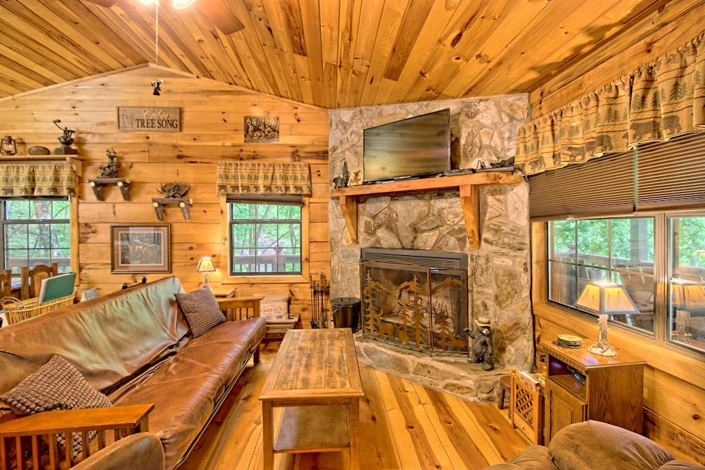 Inviting creek-side cabin with welcoming front porch, grill & W/D