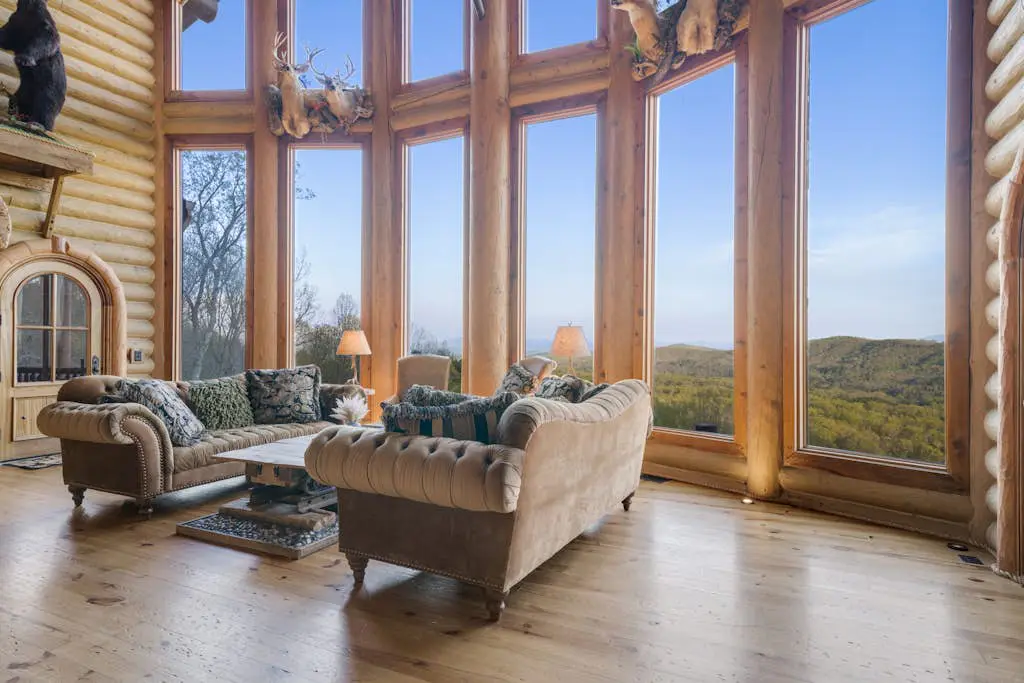 Majestic Lodge