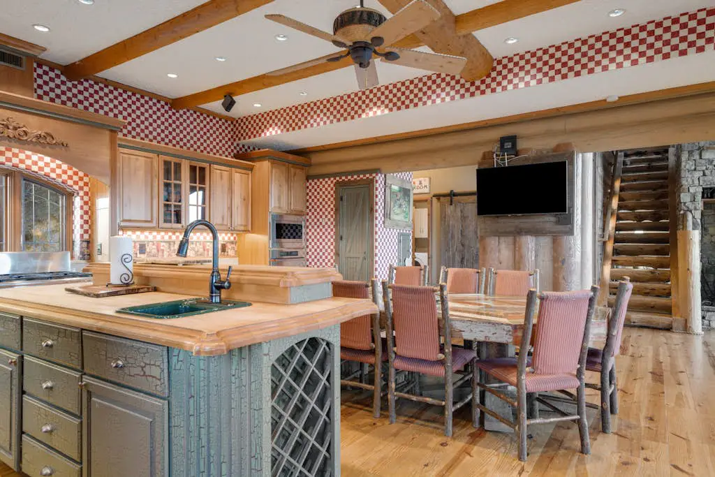 Majestic Lodge