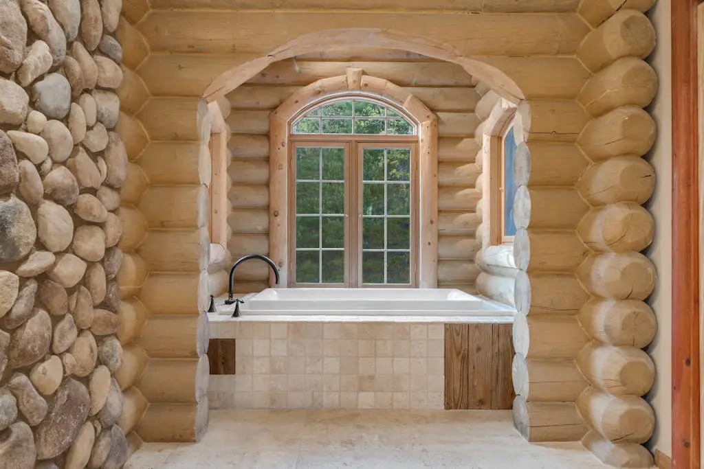 Majestic Lodge