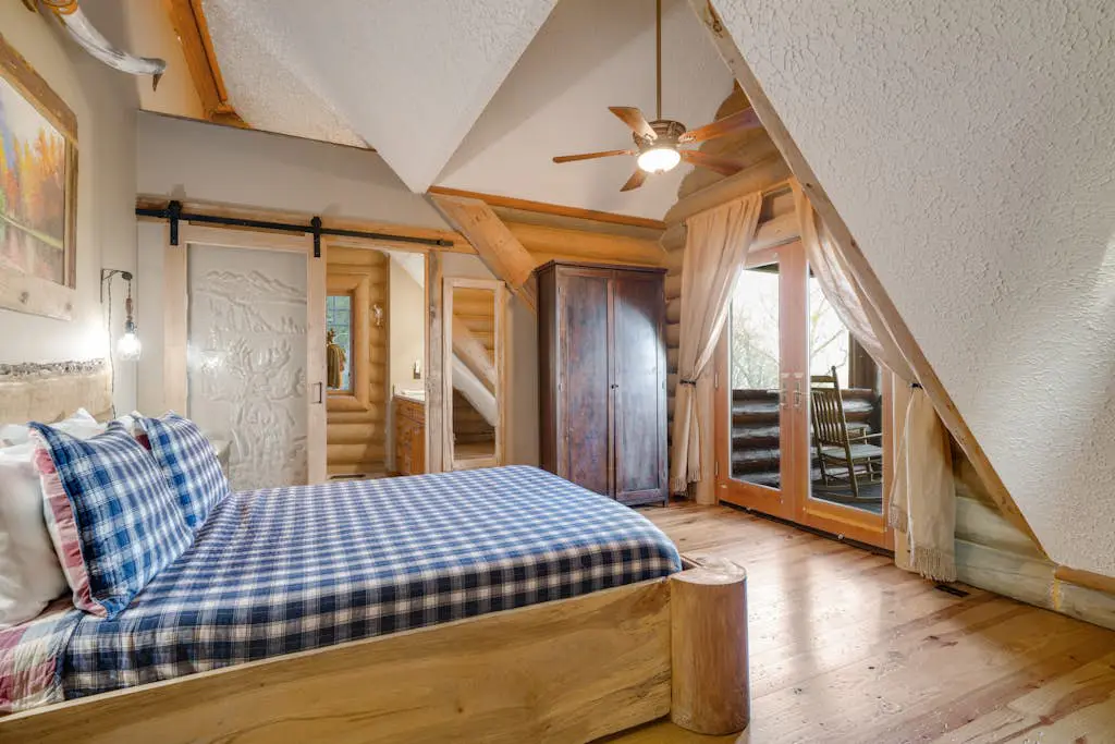 Majestic Lodge