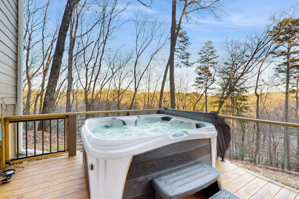 Cozy cabin w/ outdoor deck and access to Coosawattee Resort amenities