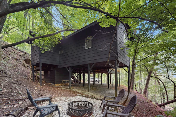 North Georgia getaway with community pool, trails, and fire pit