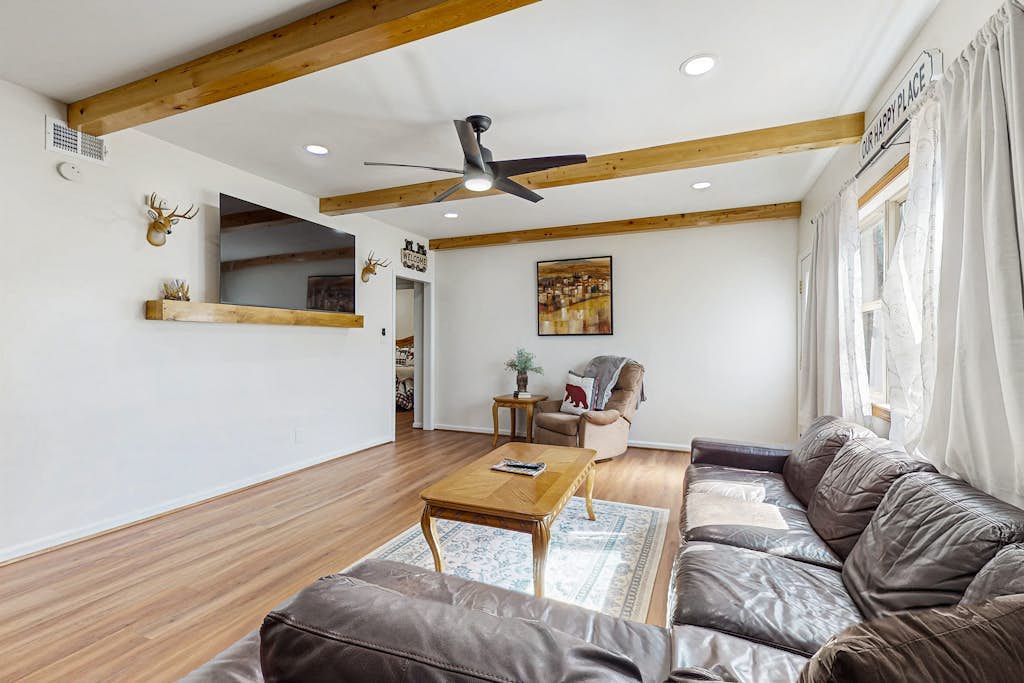 Lower-level riverfront condo - close to everything in downtown Helen