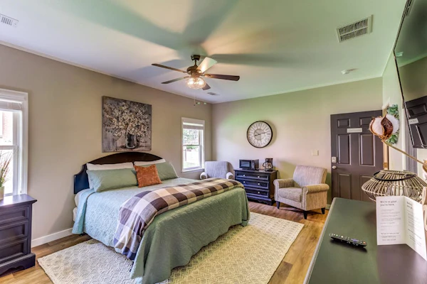 Suite in the Heart of Helen w/Free WiFi & a Short Walk to Sites & Hiking Trails