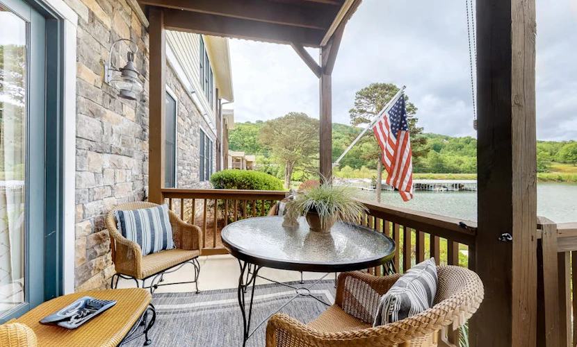 Inviting lakefront home with dock, deck, WiFi & central A/C
