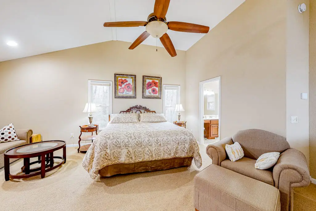 Hillcrest Hideaway