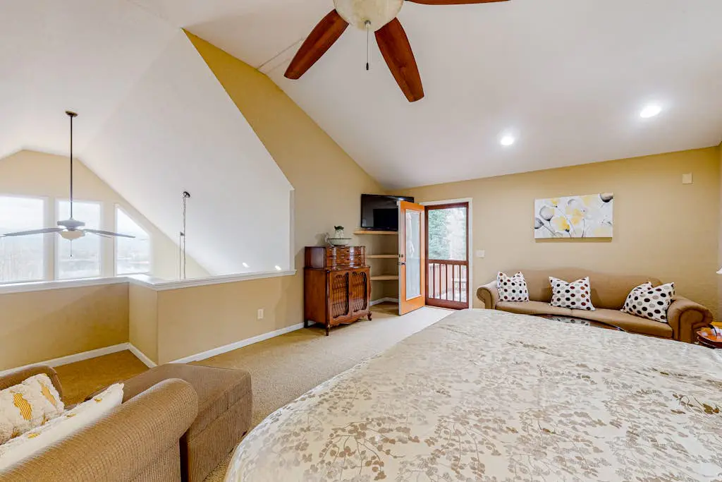Hillcrest Hideaway