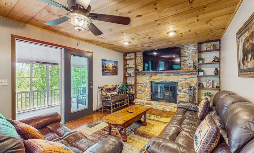 Dog-friendly house with a brand-new hot tub & stunning mountain views