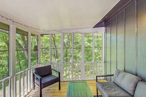 Dog-friendly house with a brand-new hot tub & stunning mountain views