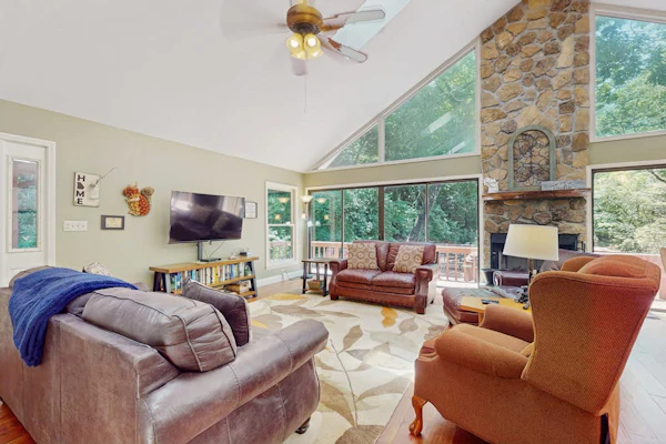 Waterfront Mountain Cabin w/ New Hot Tub, Large Deck, Firepit, Gas Grill & WiFi