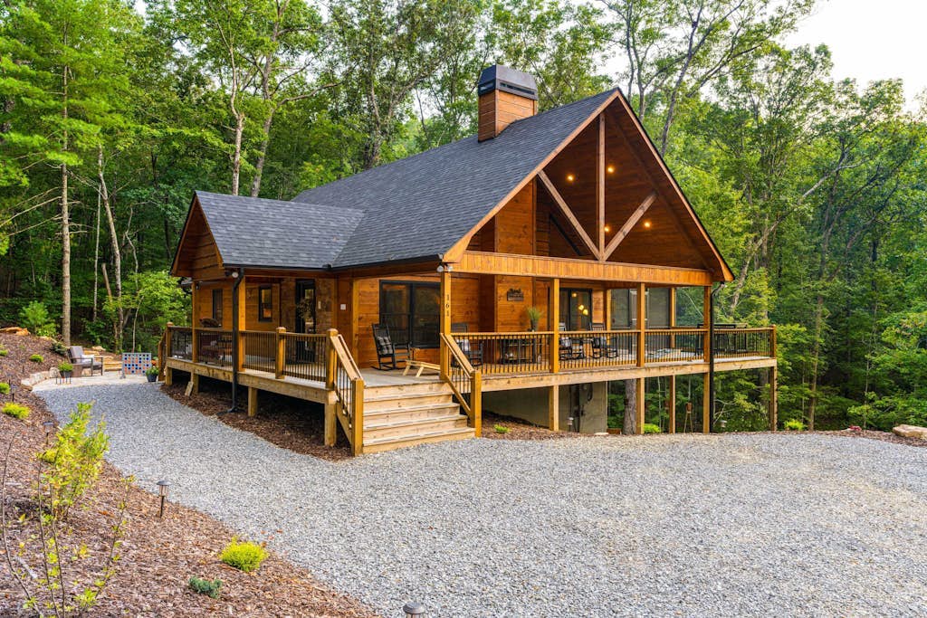 Secluded mountain home with two gas fireplaces, three fire pits, and sunroom