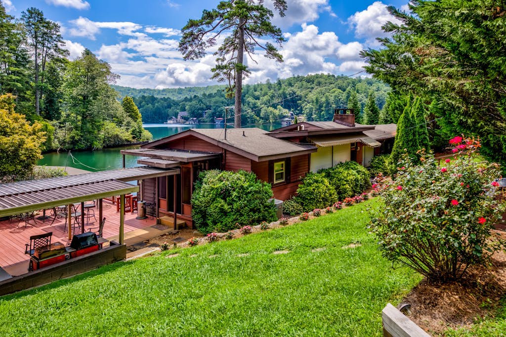 Serene lakehouse with hot tub, kayaks, dock, fireplace, & washer/dryer