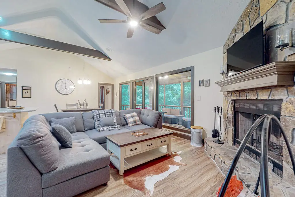 Creekside Getaway